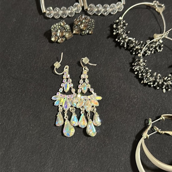 Earrings - Picture 5 of 8